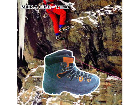 登山鞋